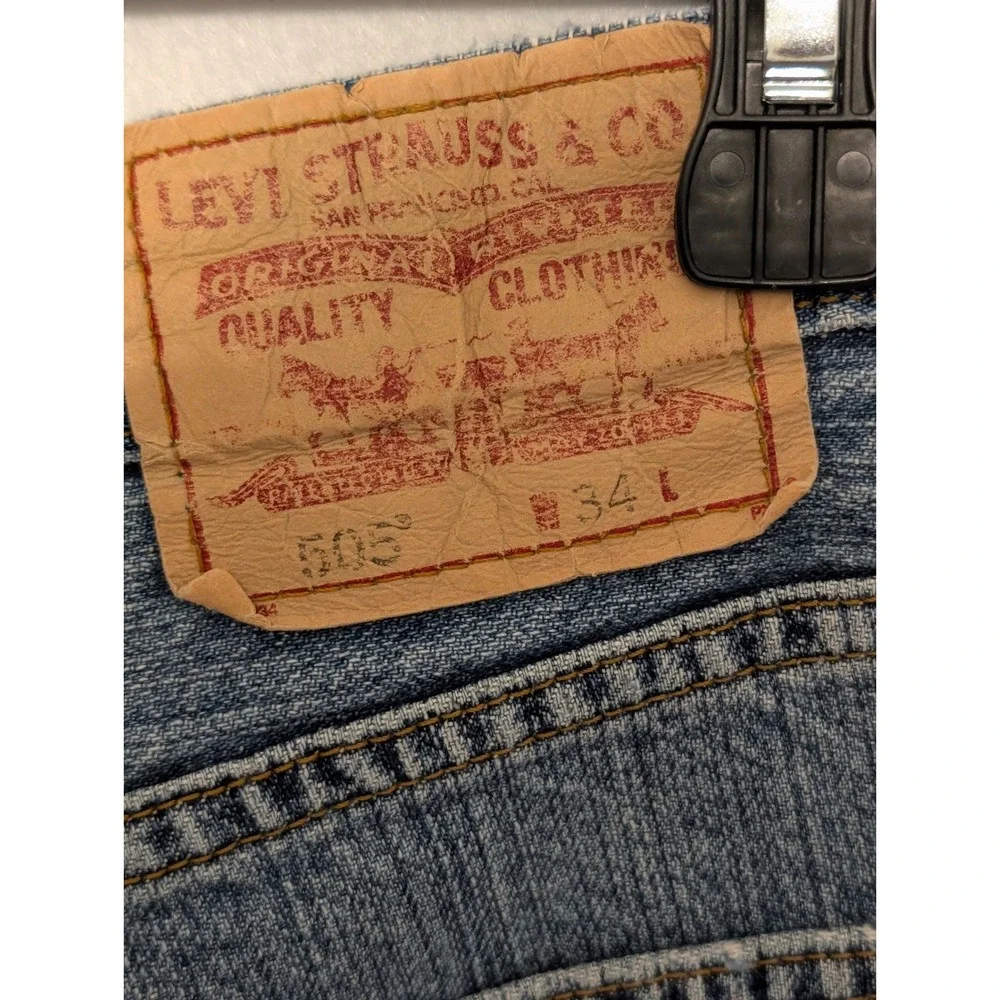 Levis 505 Regular Fit Denim Shorts Mens 34 Blue Medium Wash Distressed Cut Off